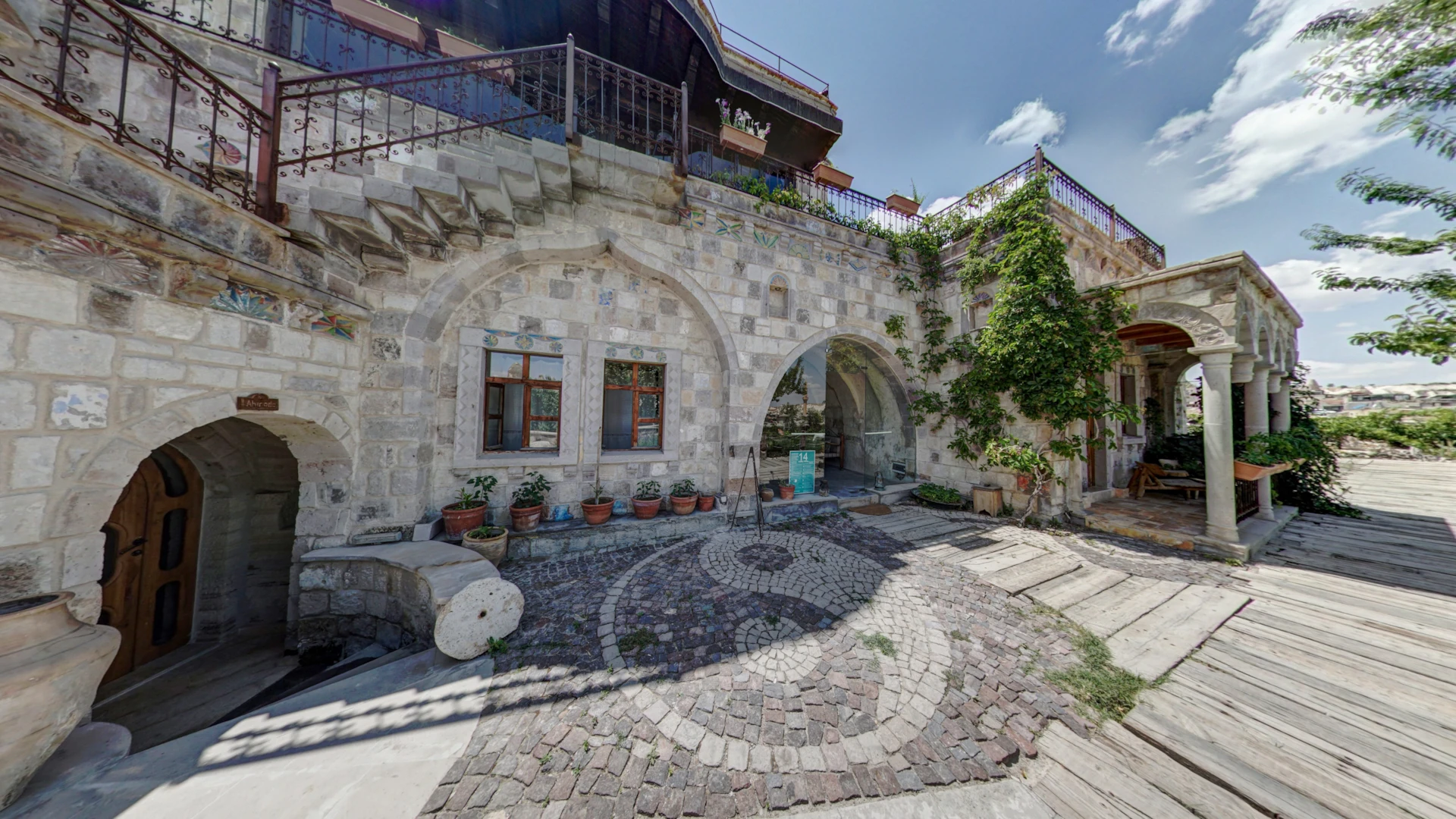 Tarihin İçinde, Panoramic Cave Hotel'de Büyüye Uyanın - Kapadokya Balon Manzaralı Mağara Oteli